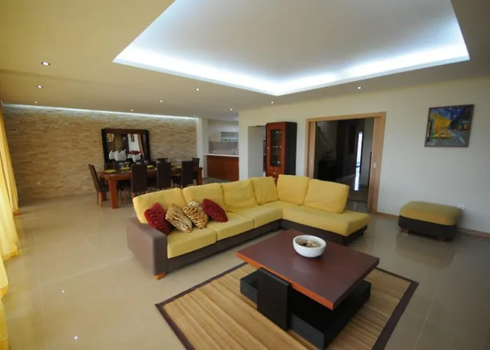 Superb 5 Bedrooms Agobar Tennis Court