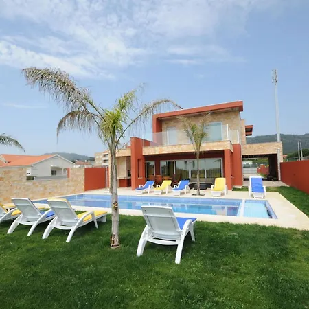 Superb 5 Bedrooms Agobar Tennis Court Walking Distance To ヴィラ