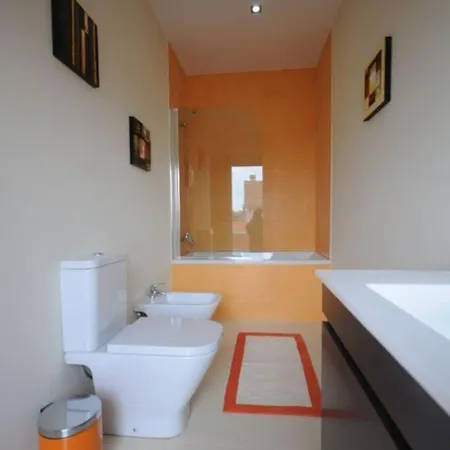 Superb 5 Bedrooms Agobar Tennis Court Walking Distance To エシュポゼンデ