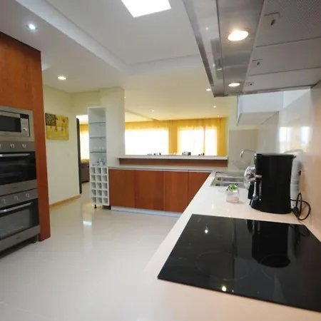 Superb 5 Bedrooms Agobar Tennis Court * Esposende