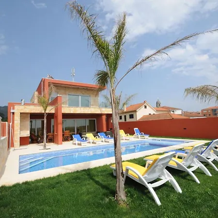 Villa Superb 5 Bedrooms Agobar Tennis Court