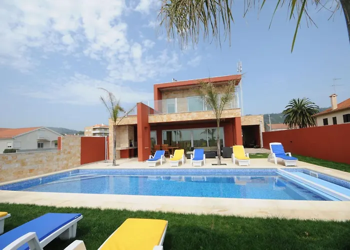 Superb 5 Bedrooms Agobar Tennis Court Villa Esposende